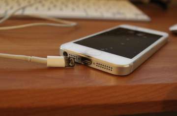 SHOCKING! This is why you should never charge your phone in bed 