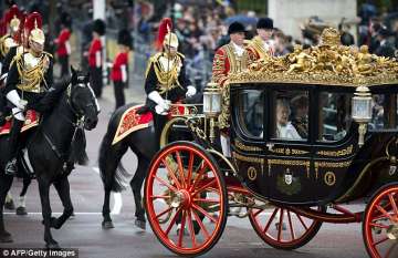 Donald Trump wants gold-plated carriage ride with Queen Elizabeth II 