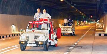 Kashmir, Commuters, Tunnel, Pollution