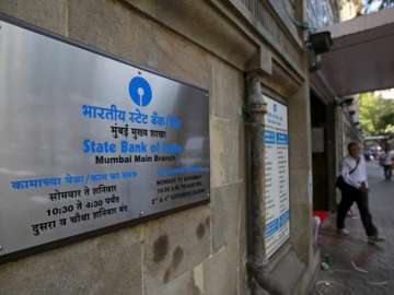 SBI cuts base rate by 15 bps with effect from April 1