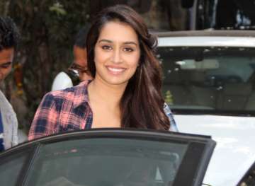 shraddha kapoor gifts a watch to her spot boy