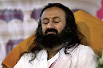 NGT issues contempt notice to Sri Sri for blaming Centre 