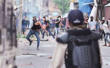 PDP flays BJP Minister's remarks on stone-pelters