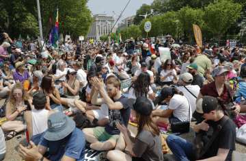 Thousands marched in US to protest Trump's climate policies
