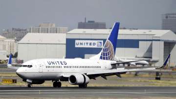 United Airlines now offers 10,000 to passengers for giving up seats