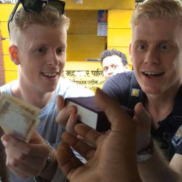 These two foreigners have some hilarious videos for all Bollywood fans