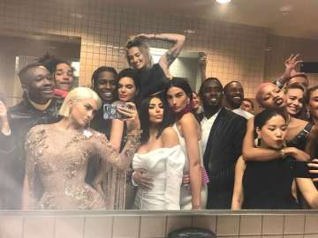 Met Gala 2017 washroom selfies