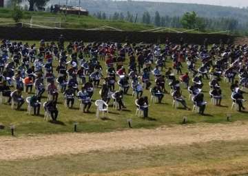 800 Kashmiri youths appear for Army exam 