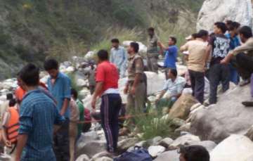 Rescue operation after bus with pilgrims falls into Bhagirathi river