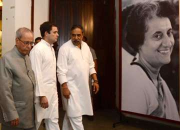 Pranab Mukherjee paid tribute to Indira Gandhi 