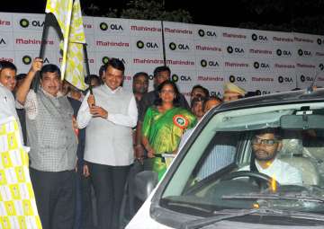 Fadnavis, Gadkari during India's first OLA Multi Modal Electric Vehicle Project 