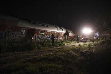 4 dead, 5 injured in train derailment in northern Greece