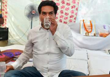 Doctors faked health reports to end my fast, says Kapil Mishra