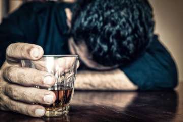 High alcohol intake may hold journalists back, says study