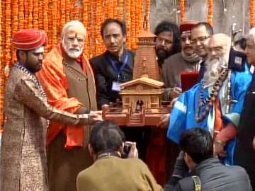 PM Modi visits Kedarnath temple, offers prayers