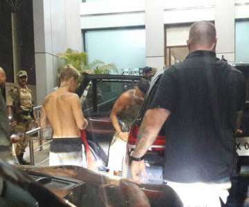 Justin Bieber leaves India early, was it the heat or bad arrangements? (in pics)