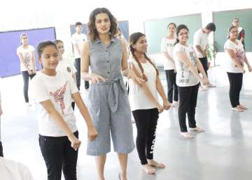 Taapsee Pannu revisits her school in Delhi, see pics 