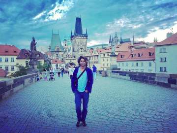 Sunil Grover’s Prague pictures are giving us major travel goals. Watch videos