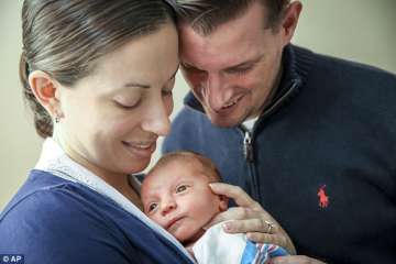 woman gives birth after beating breast cancer