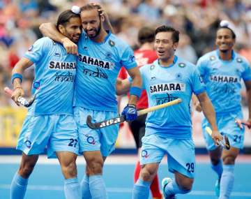 Indian hockey team wear black arm bands to condole attacks on soldiers