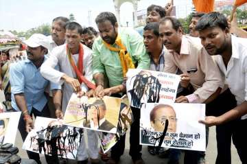 Protest against Azam Khan for remarks against Indian Army