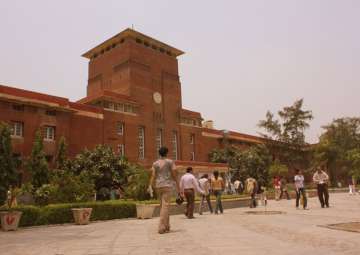 Delhi University receives 3.2 lakh online applications 