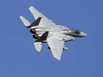  F-15 fighter jet