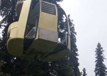 Seven killed as cable car plummets in Gulmarg