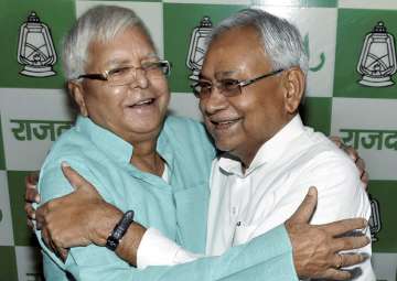 Nitish Kumar greets Lalu on his 70th birthday