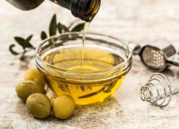 Olive oil nutrient may help battle brain cancer, says study