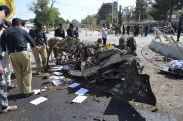 11 killed, 20 injured as bomb explodes near IGP office in Quetta  