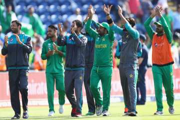 Sarfraz Ahmed (C) the captain of Pakistan on a lap of honour with his team 