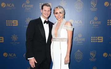 Steve Smith and Danielle Willis arrive ahead of the 2017 Allan Border Medal