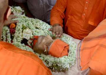 Swami Atmasthanandaji cremated with full state honours