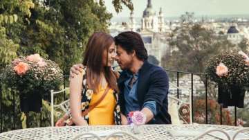 Jab Harry Met Sejal Hawayein song: Shah Rukh Khan, Anushka Sharma romance