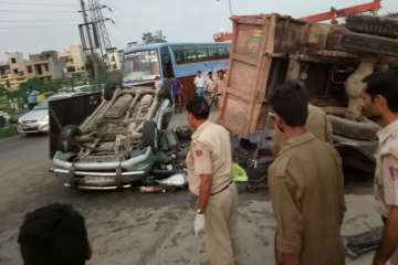 Five dead, four injured as dumper collides with Innova on NH-24 in Delhi
