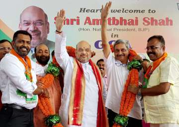 HC issues notice to Aviation ministry over Amit Shah's meet at Goa airport