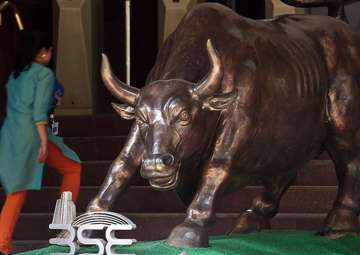 Sensex at new peak of 32,533.34 on fund inflow, F&O expiry 