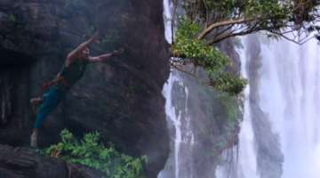 Man copies Prabhas Baahubali stunt and dies 