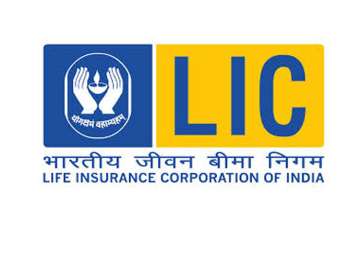 LIC sells 2 pc stake in Mahindra & Mahindra