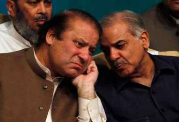 Former Pak PM Nawaz Sharif with brother Shahbaz 