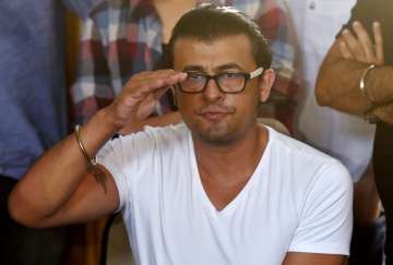 Sonu Nigam has given Rs 5 lakh to driver Salim Sheikh