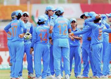  India's winning run ends with heavy loss to South Africa