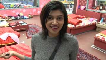 Bigg Boss Tamil, Oviya