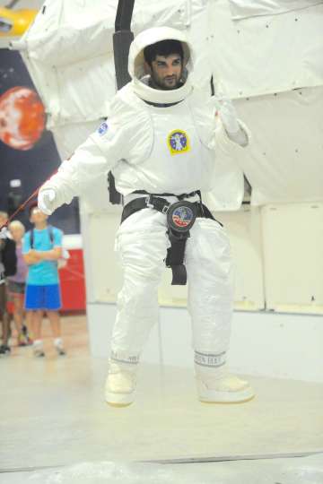 Chanda Mama Door Ke  Sushant Singh Rajput poses in astronaut costume in NASA