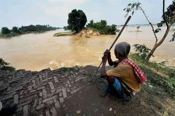 Bihar floods death toll mounts to 341