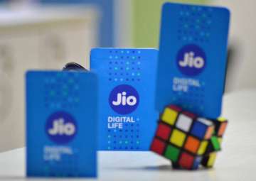 Paytm, Amazon, Flipkart offer cashback of up to Rs 99 on Reliance Jio recharge