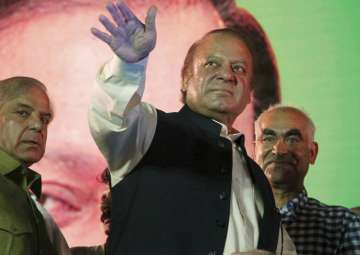 Nawaz Sharif gets ecstatic welcome in Lahore