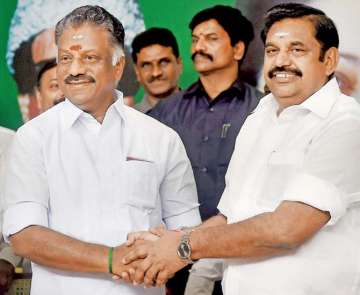 Amid rebellion by 18 AIADMK MLAs, Palaniswami calls for unity