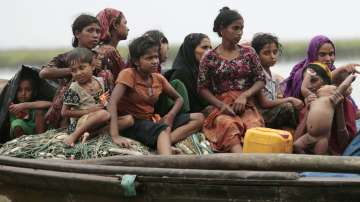Thousands of Rohingya flee Myanmar for Bangladesh 